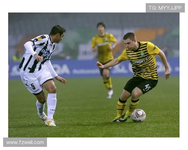 达尼洛在足球场上的传奇旅程与成长故事揭秘